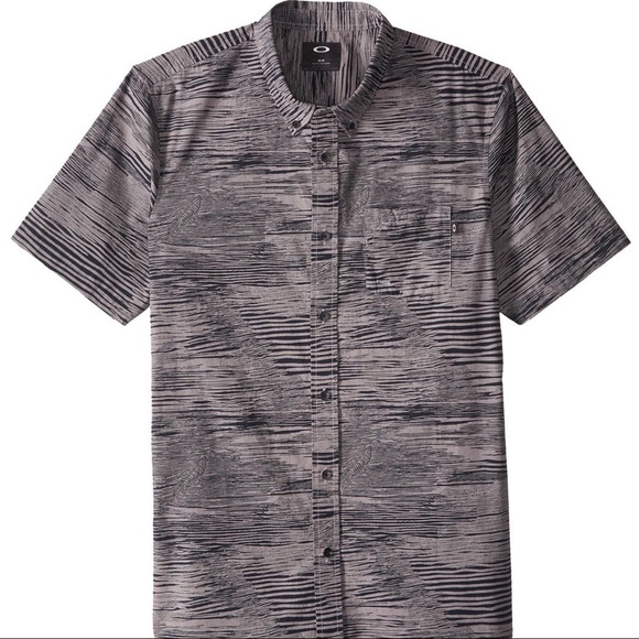Oakley Other - Oakley Men's Woven Short Sleeve Slim Fit Top EUC